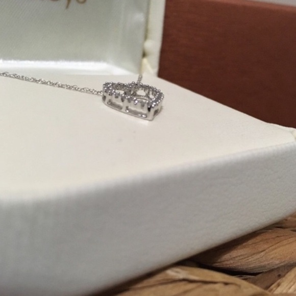 🆕 Macy’s Bridged Diamond 18” Necklace! 14K White Gold! 💥 - Picture 5 of 11